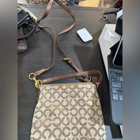 Coach Preloved bag - Picture 4 of 9